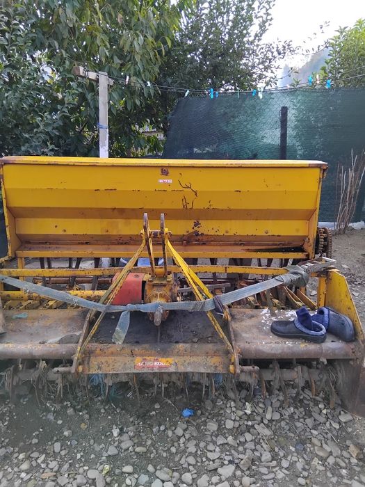 Semănătoare cu FREZĂ de lucerna/grau/orz/secara