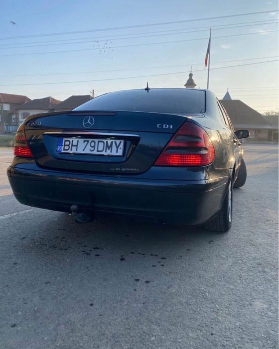 Mercedes E-Class W211