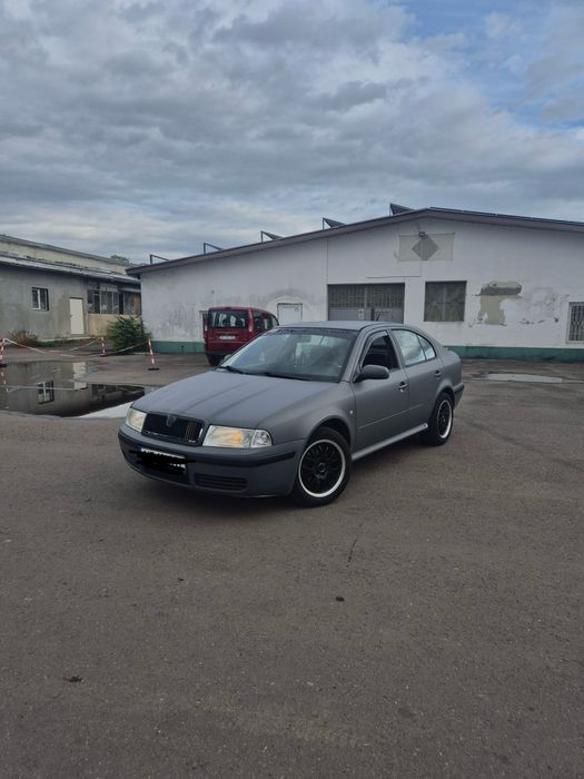 Vand skoda octavia 1 avariata