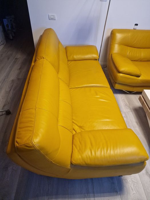 Vand canapele de piele