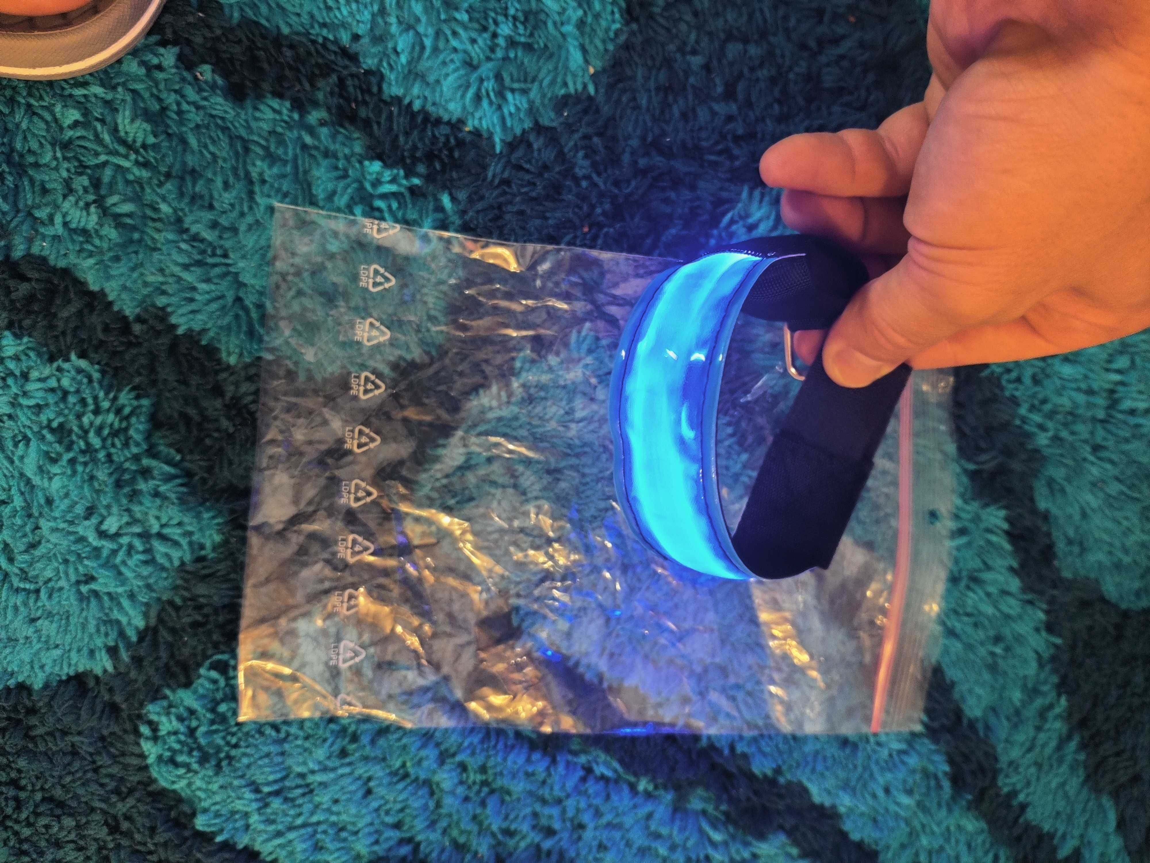 Bratara LED pentru ciclism si alergat LED albastra sau rosie