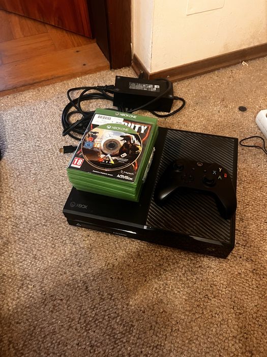 Xbox One 500GB + 7 jocuri