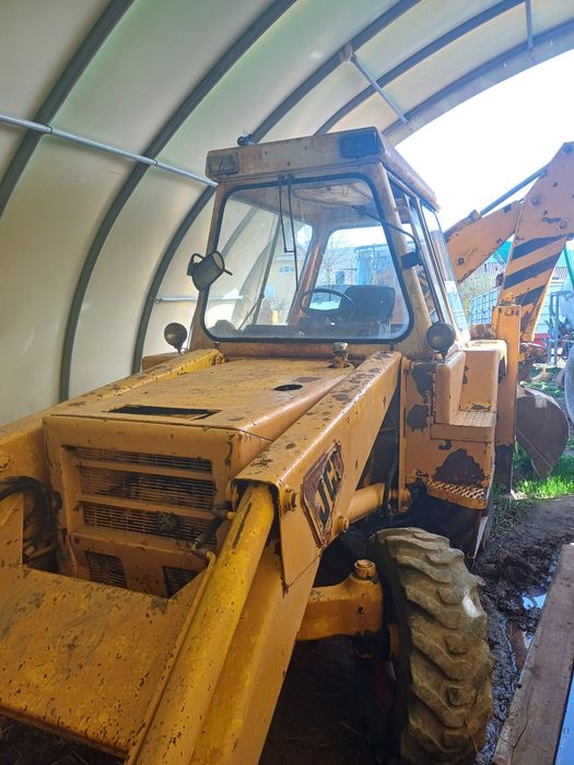 Buldoexcavator jcb de vânzare