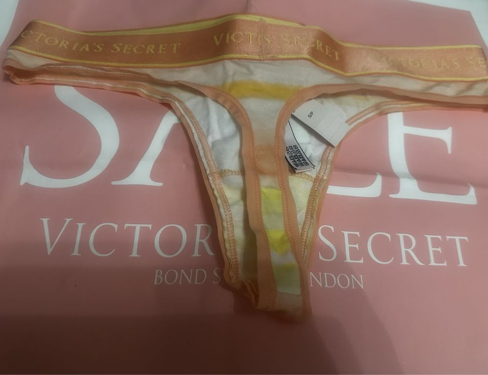 Бельо, прашки Victoria’s Secret