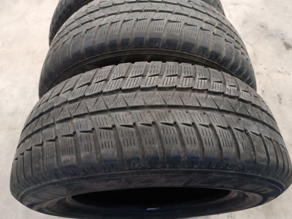 Anvelope iarna 235 65 17 Falken