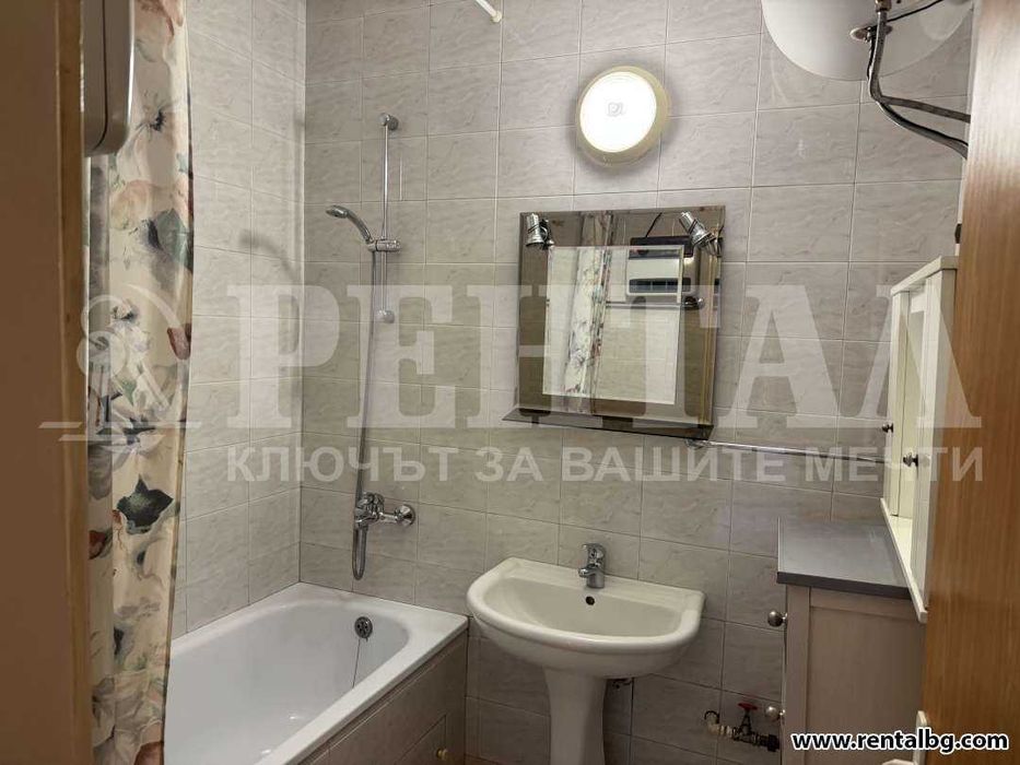 Дава се под наем Тристаен апартамент в Пловдив, Център - 120 кв.м за 612 € - Снимка #10