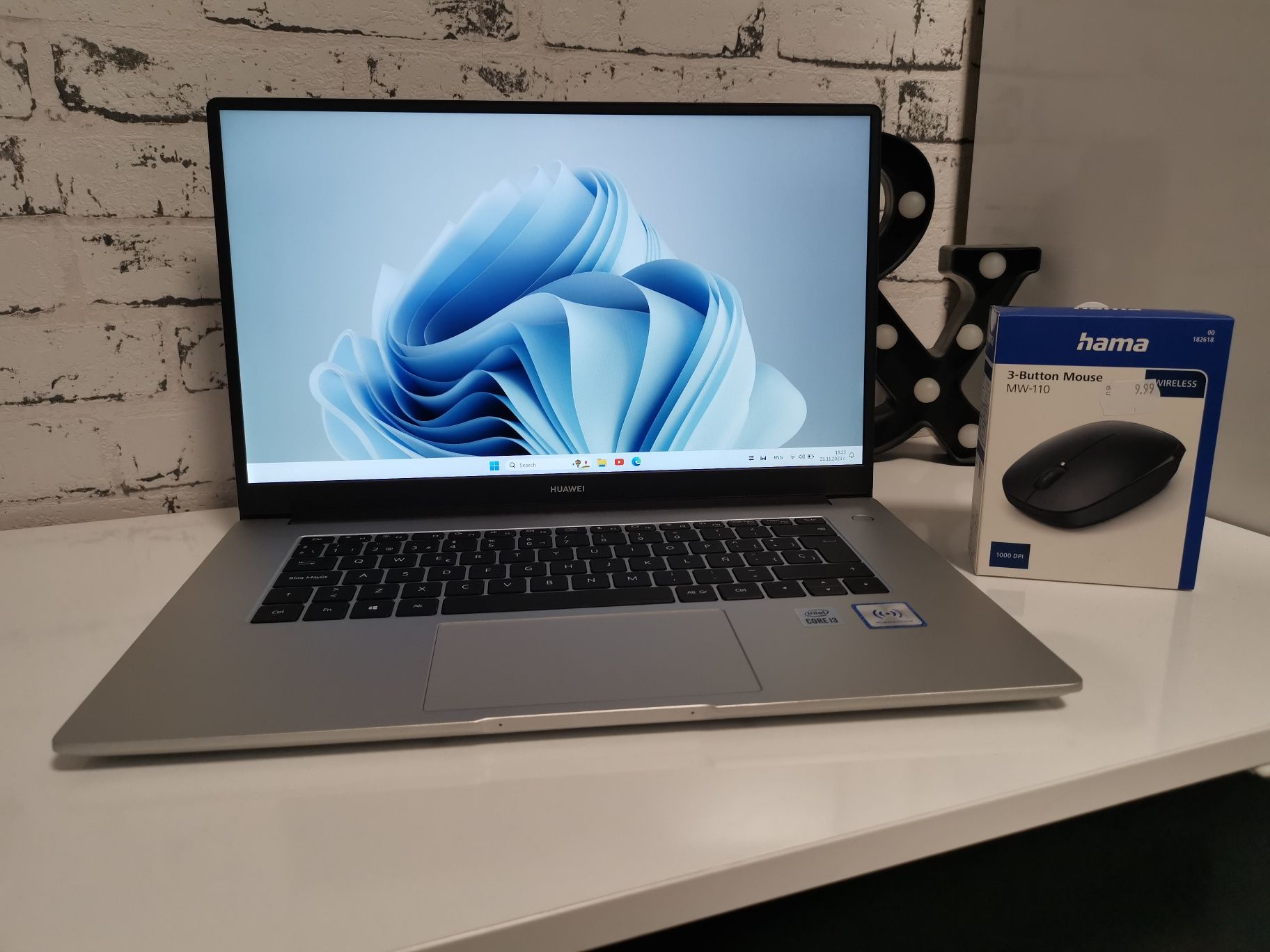 Лаптоп HUAWEI Matebook D15 Intel i3 8GB RAM 512GB NVMe + Подарък