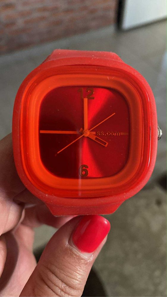 Часовник G shock