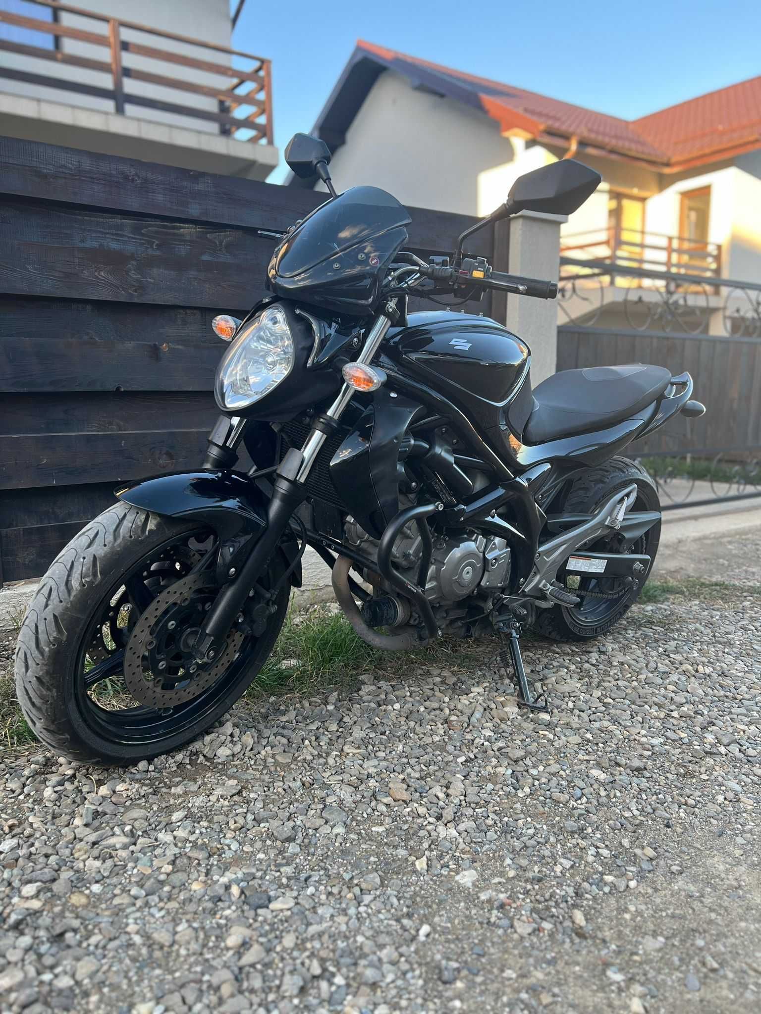 Suzuki Gladius SFV650