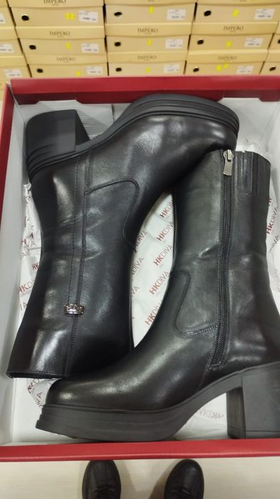 Продам зимние сапоги