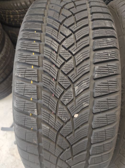 255/45/20 Goodiyer 4бр