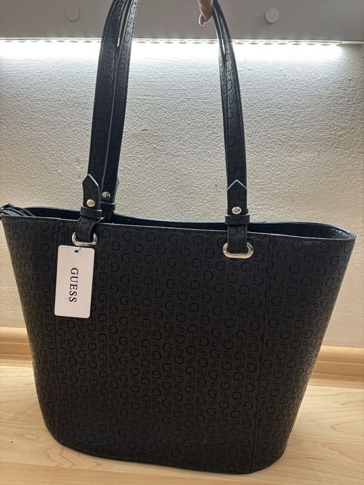 Черна чанта Guess оригинална