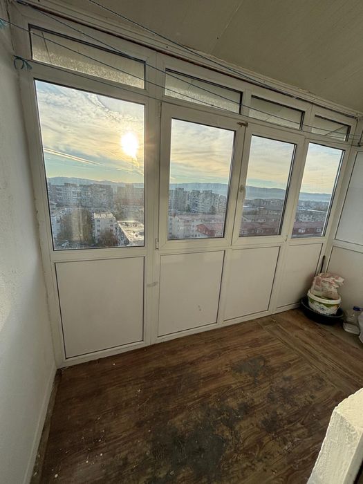 Inchiriez apartament