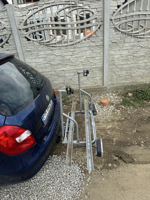 Suport două biciclete pe cârligul auto