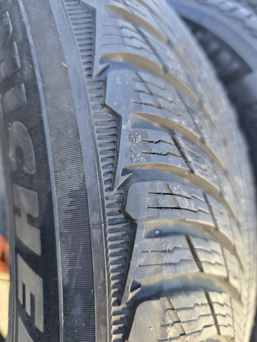 Anvelope iarna 235 60 18