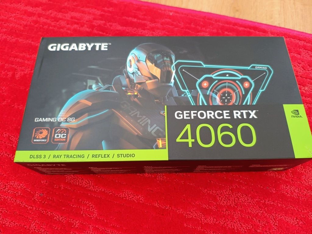 Vând placa video RTX 4060 Gigabyte 8gb în garanție 2028