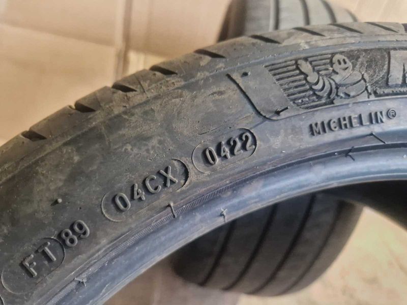 2 Michelin R18 235/40
летни гуми DOT0422