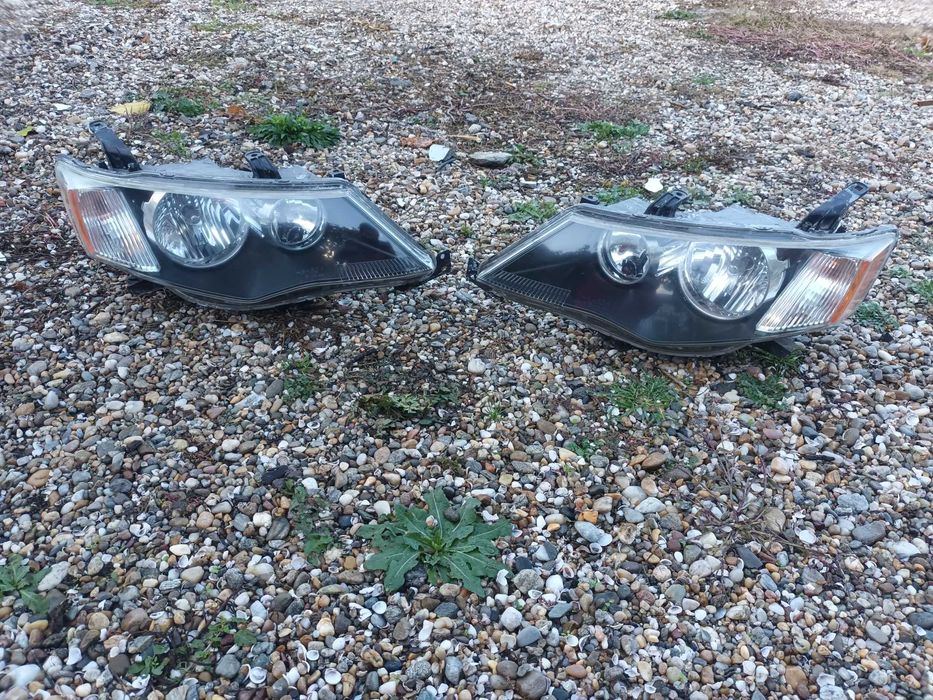 ляв и десен фар за мицубиши аутлендър 2 07-13 MITSUBISHI OUTLANDER II