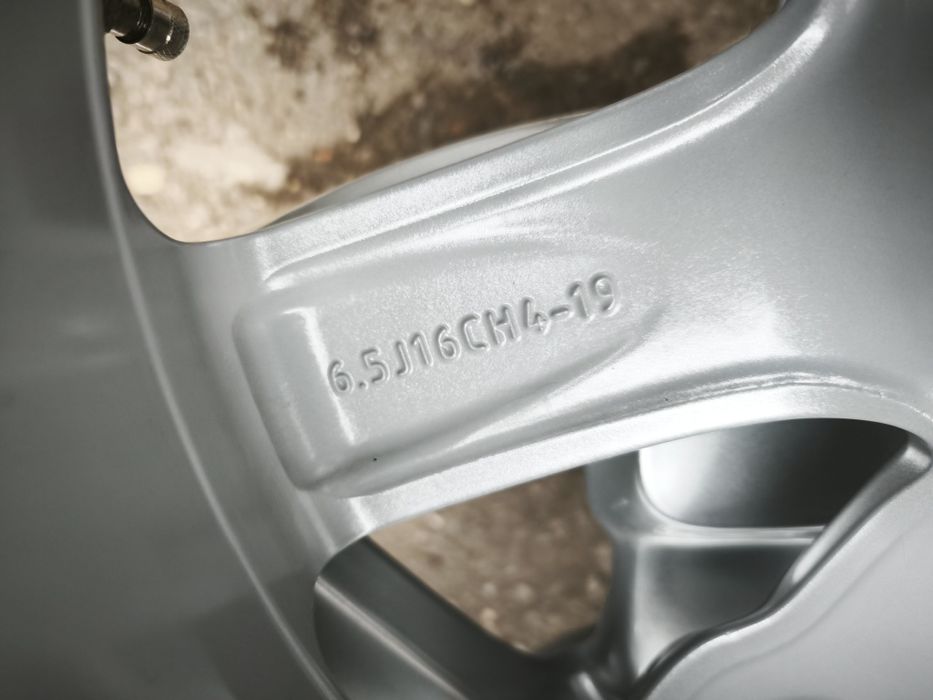 16" оригинални алуминиеви джанти за Citroen/Peugeot.