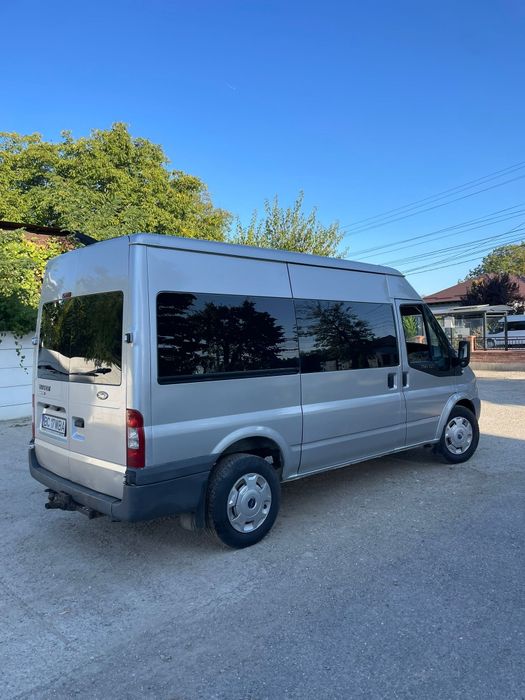 Vând Ford transit 8+1