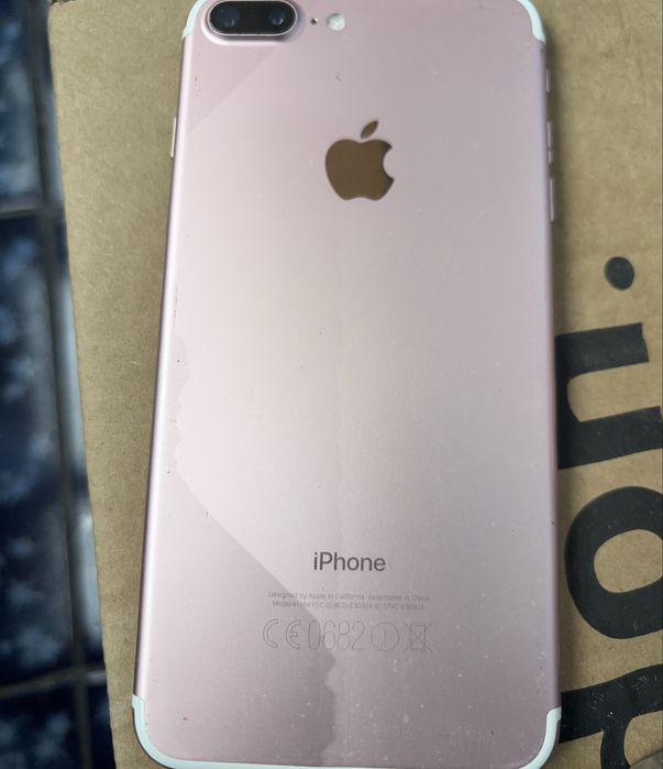 Vând IPhon 7Plus.  Versiune software 15.8.4