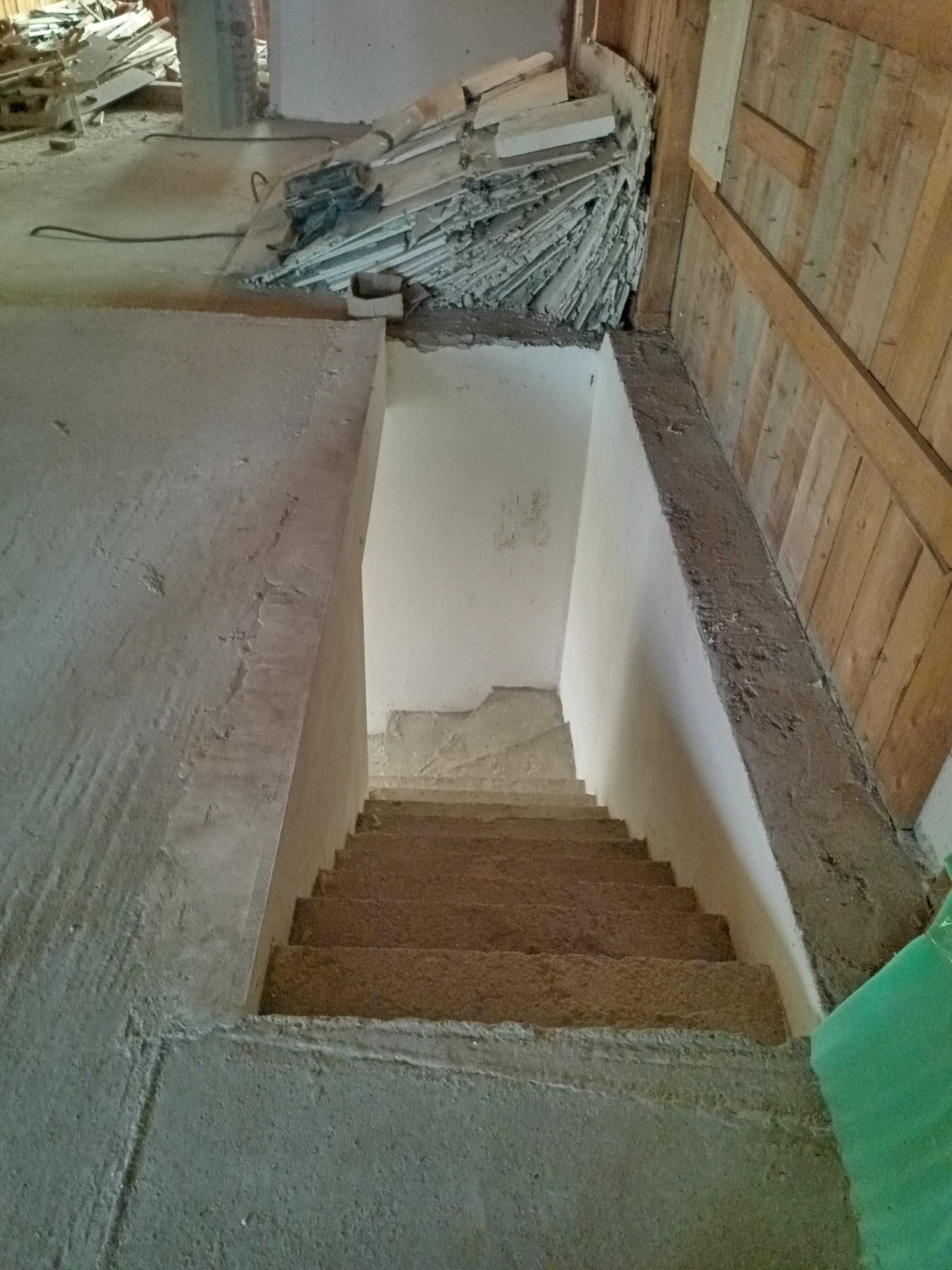 Casă de vânzare cu 10 ari la ieșirea din cartierul Ițcani, Suceava