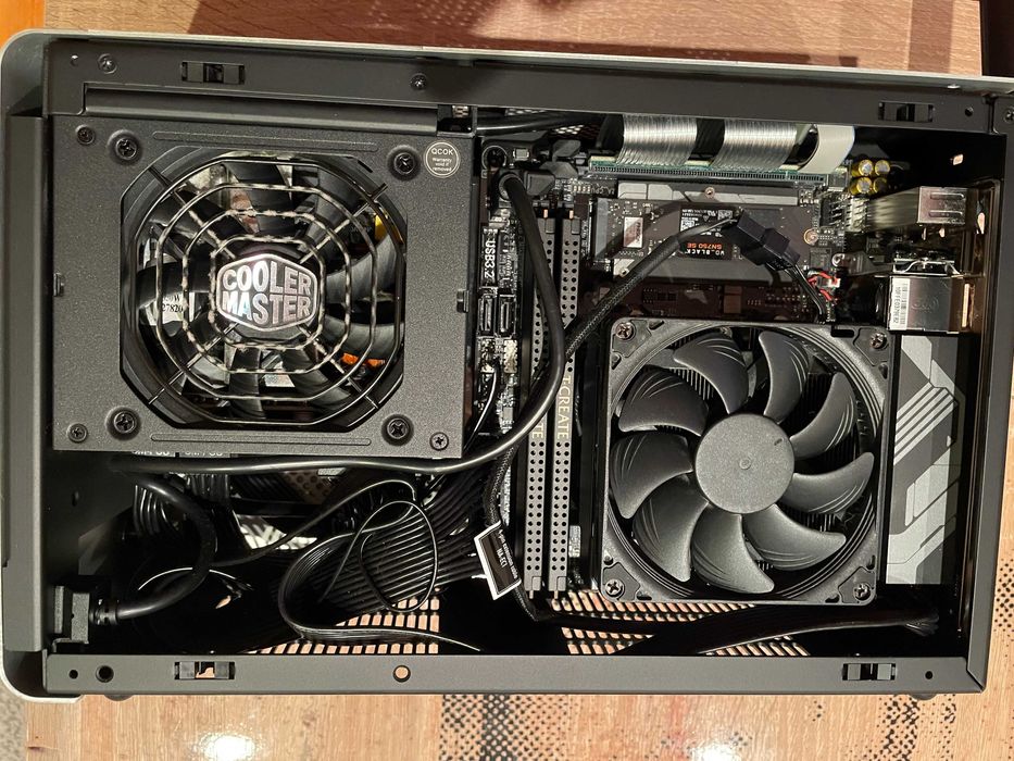 Mini PC Gaming cu Procesor / AMD Ryzen