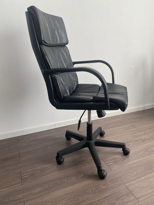 Scaun de birou reglabil pe toate directile