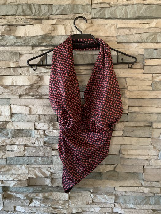 Цял бански в червено и черно