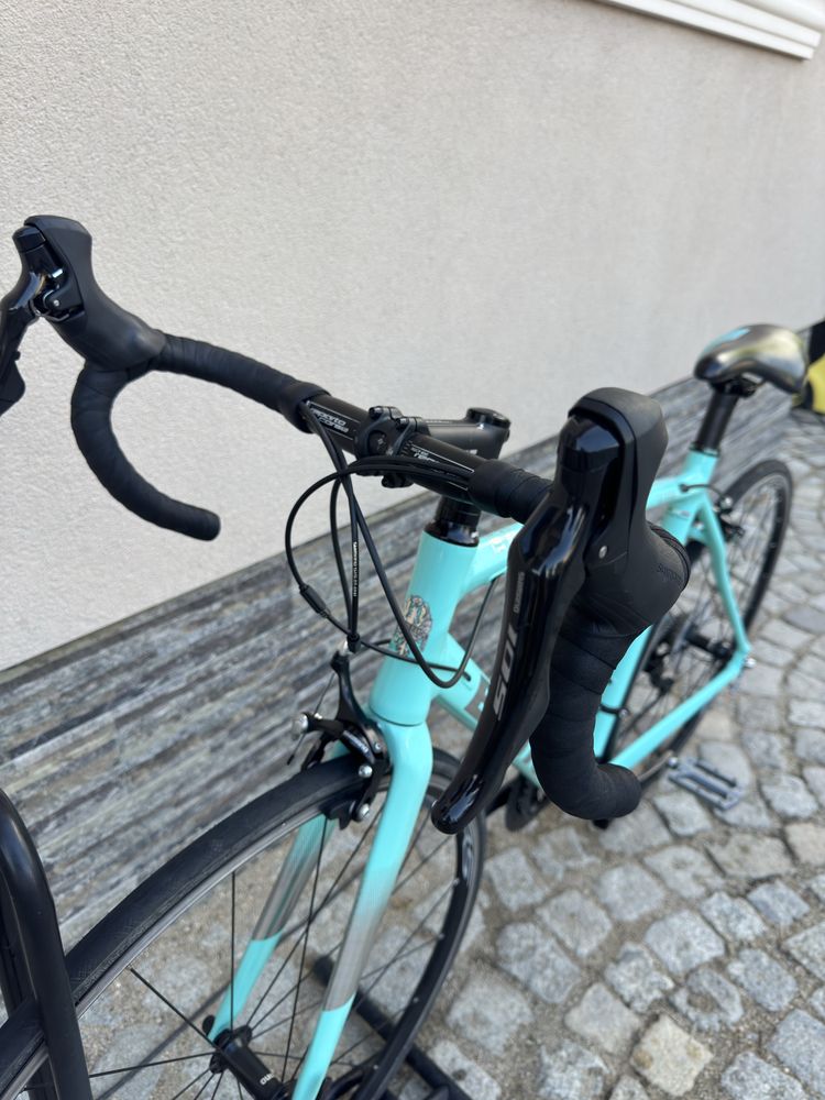 Шосеен велосипед Bianchi via nirone 7 размер: 28/55см