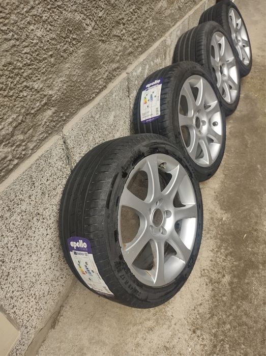 Гуми за Опел Б Зафира