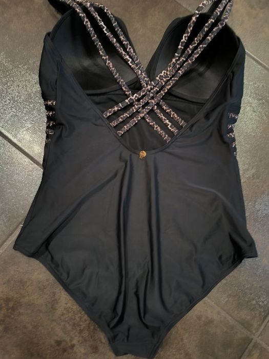 Цял бански Ласкана