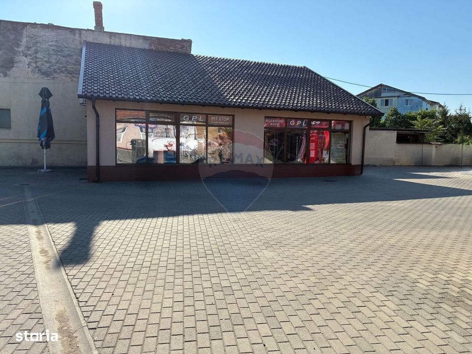 De închiriat spațiu comercial  + posibilitate preluare stație GAZ