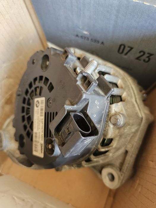 Alternator original bmw COD PIESA 12318570675 impecabil