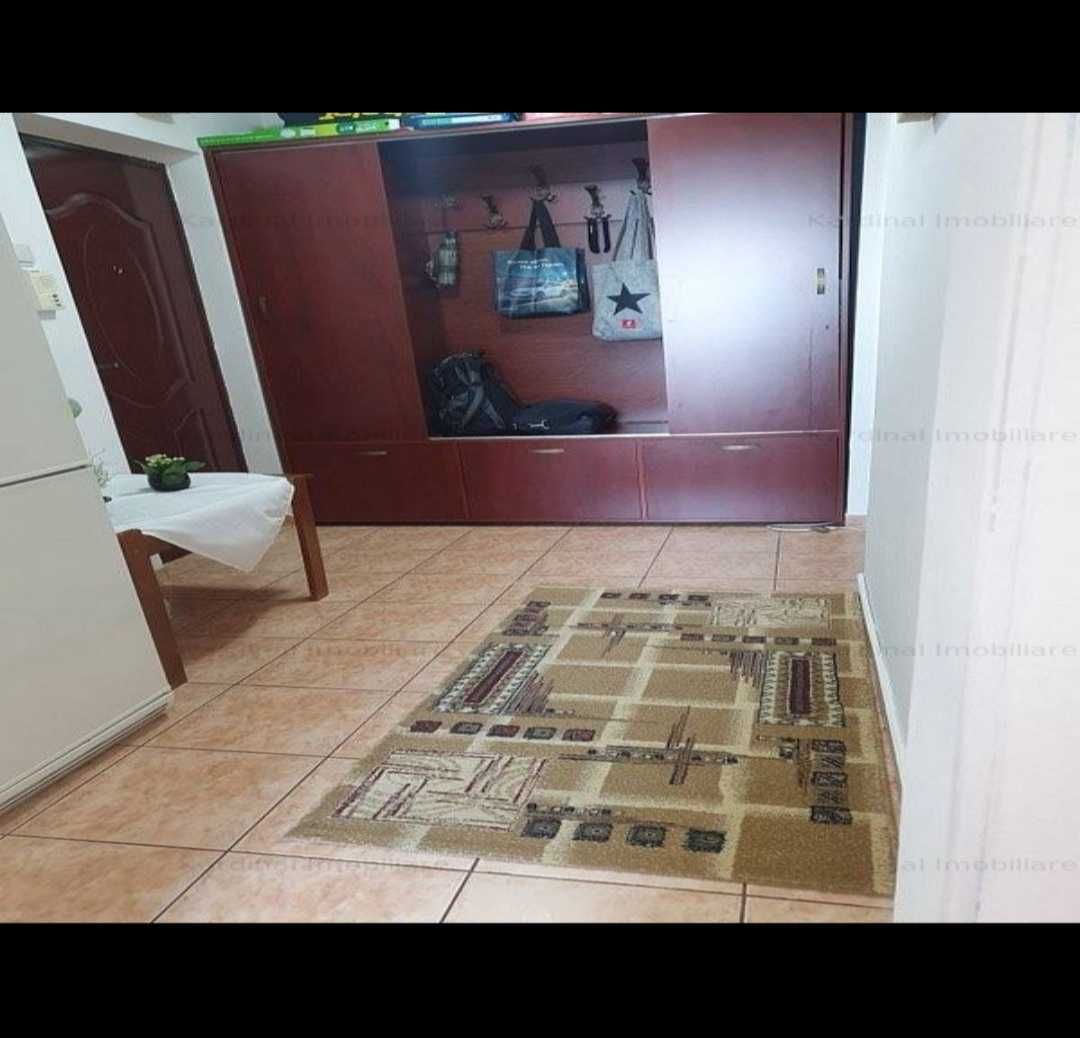 Închirieriez apartament cu două cameră în Zona Astra - Neptun .