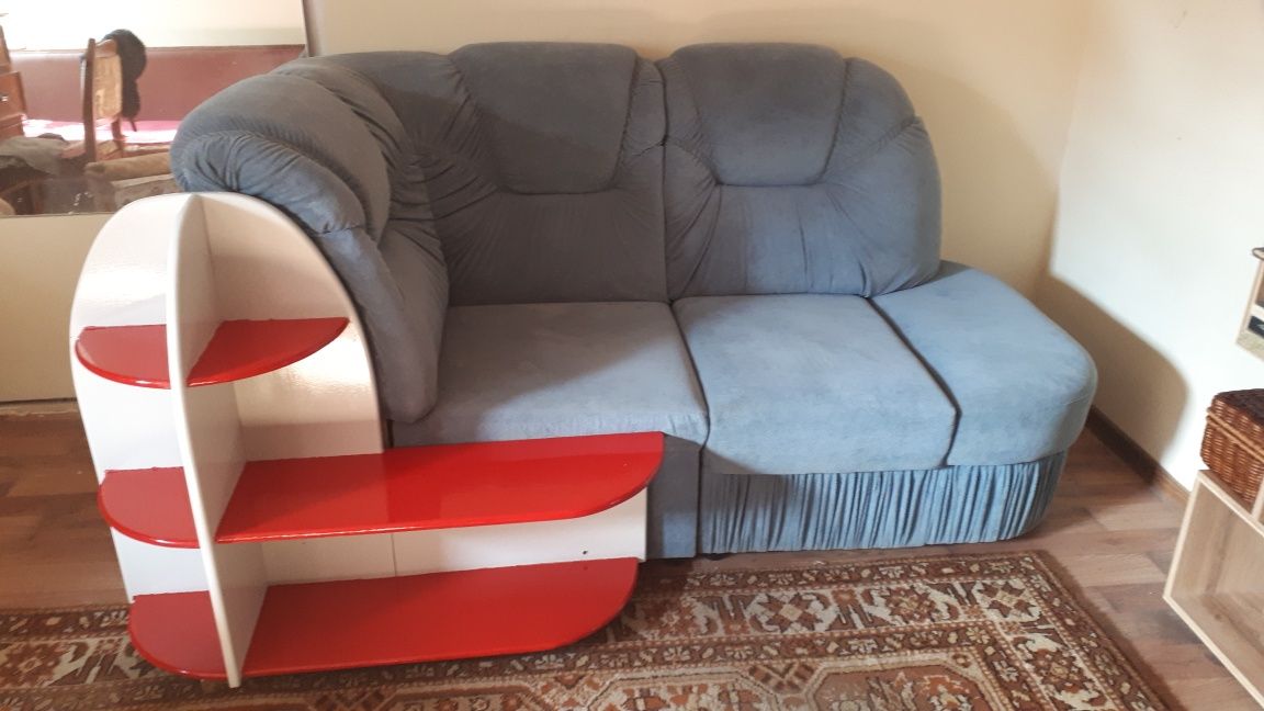 Продам диванчик в хорошем состоянии