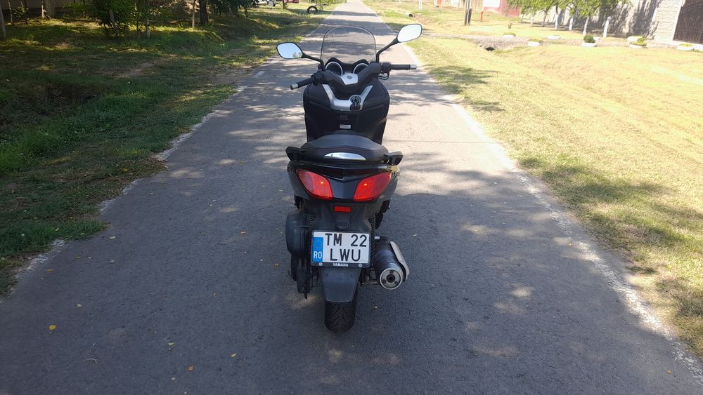 Yamaha x-max 250