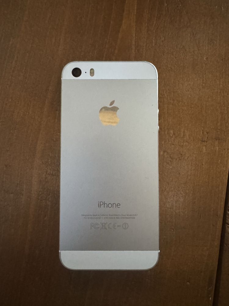 Телефон Iphone 5s