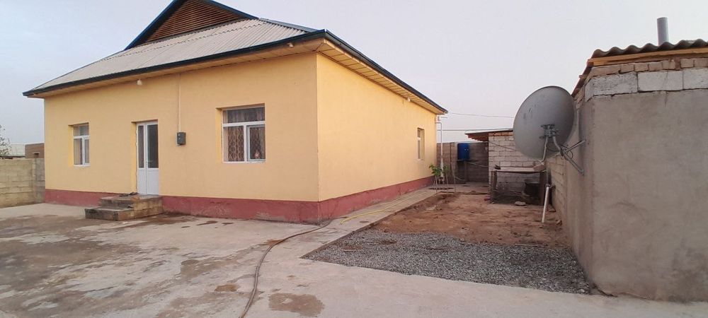 Ховли уй сотилади