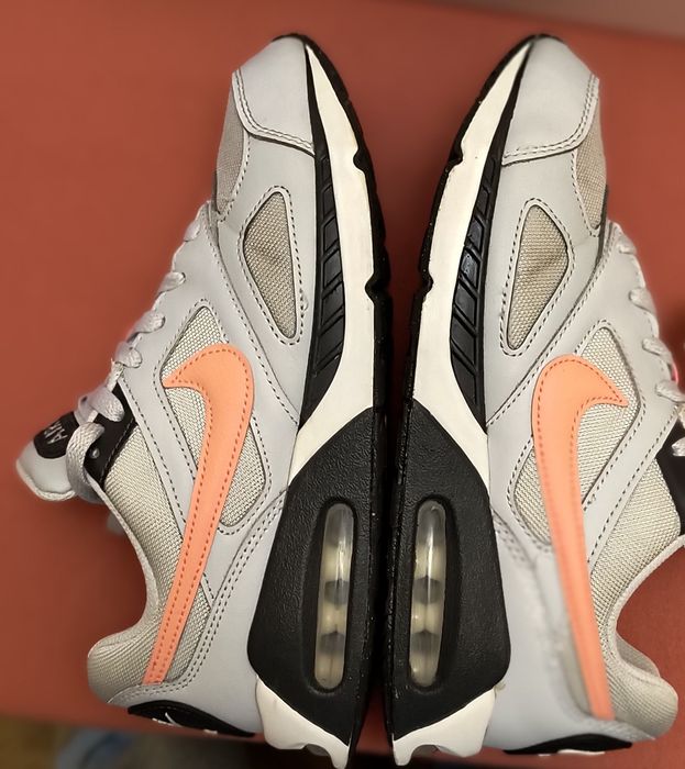 Оригинални маратонки Nike air max Uk 4,5/ 37