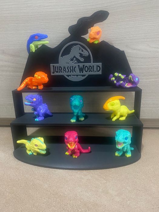 Поставка за Kinder Joy фигурки от колекцията на Jurassic World