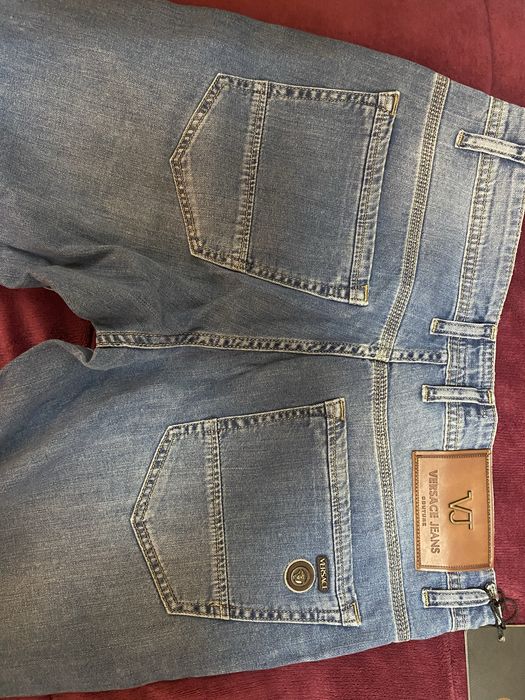 Продавам оригинални дънки “Versace”