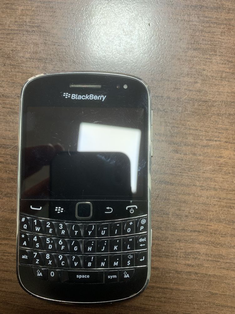 BlaclcBerry Bold 990