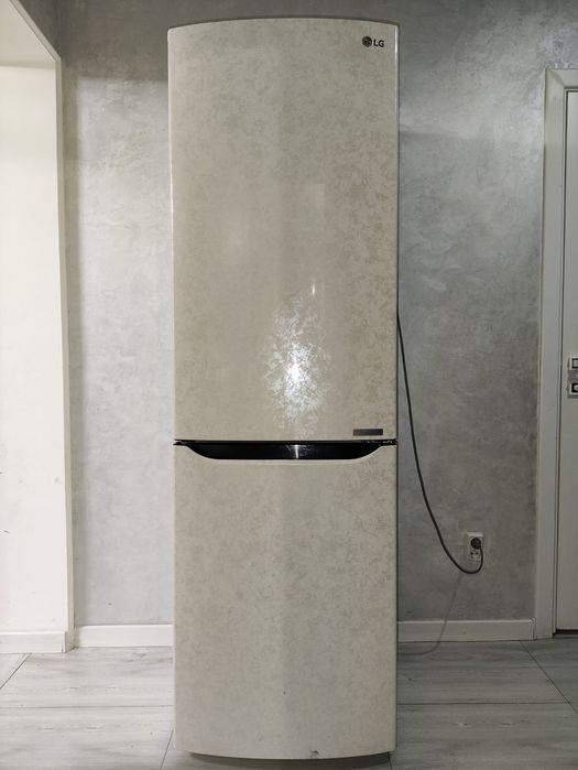 Холодильник LG в отличном состоянии