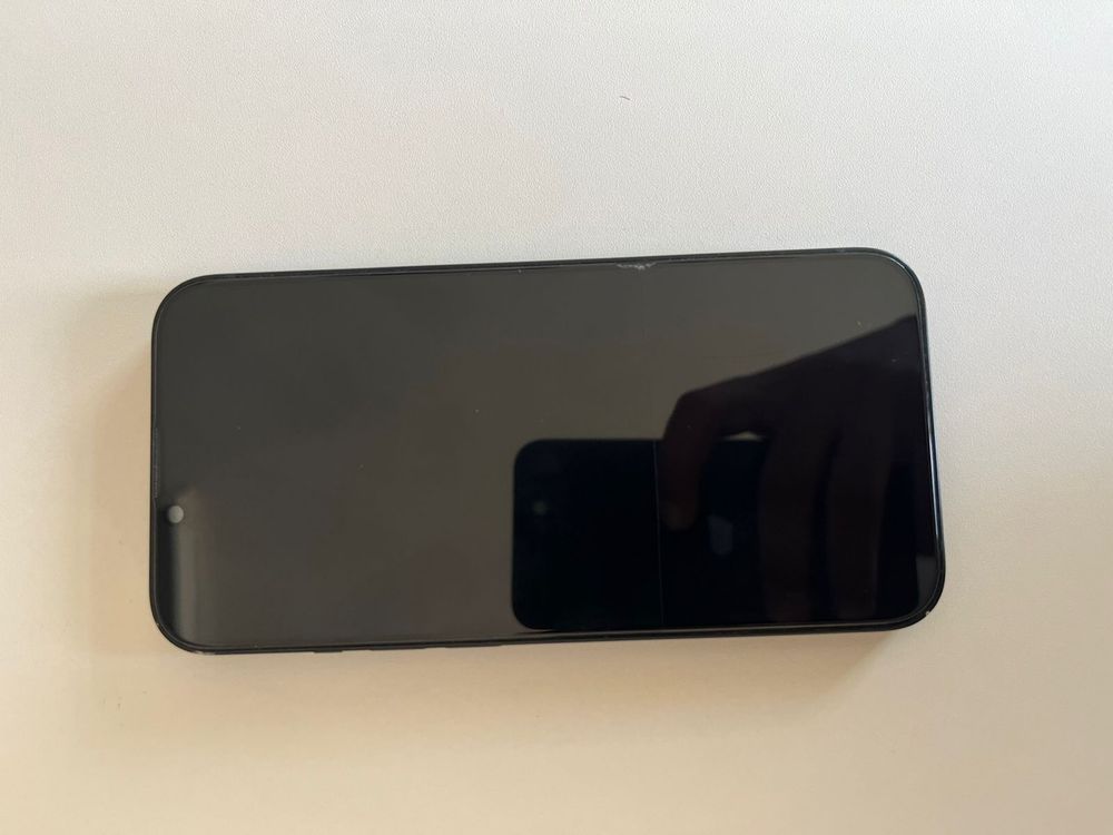 iPhone 13.