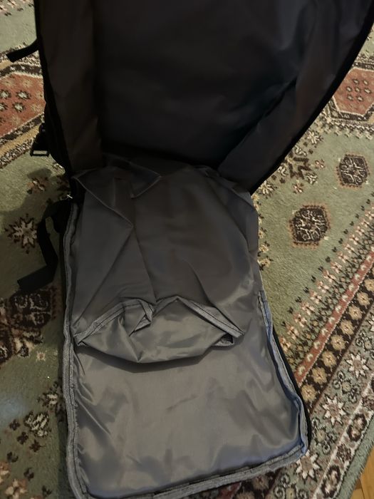 Rucsac f usor pentru zbor cu buzunare si loc pt pantofi