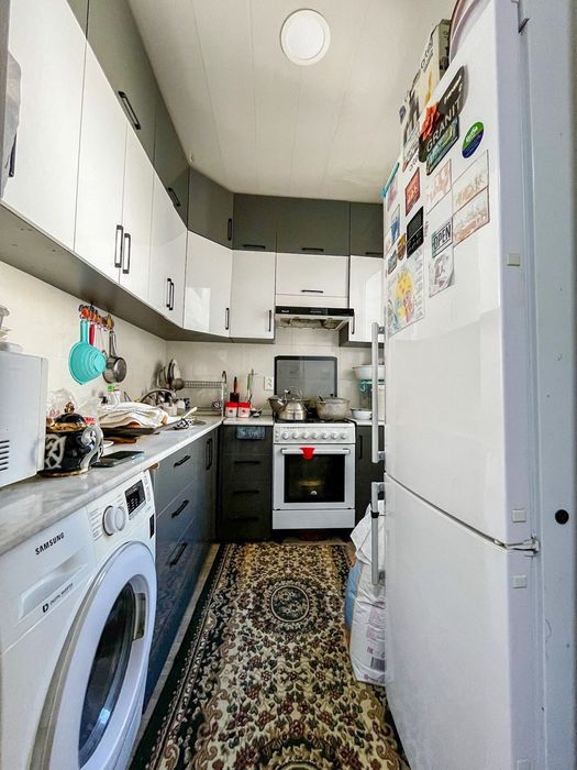 4/4/5 Художник 80м2 средний ремонт