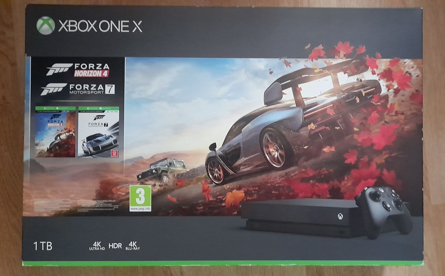 XBOX ONE X 1TB plus 4 jocuri