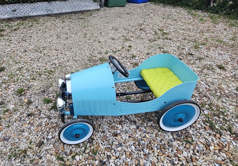 Ретро модел на метална кола с педали 1939г