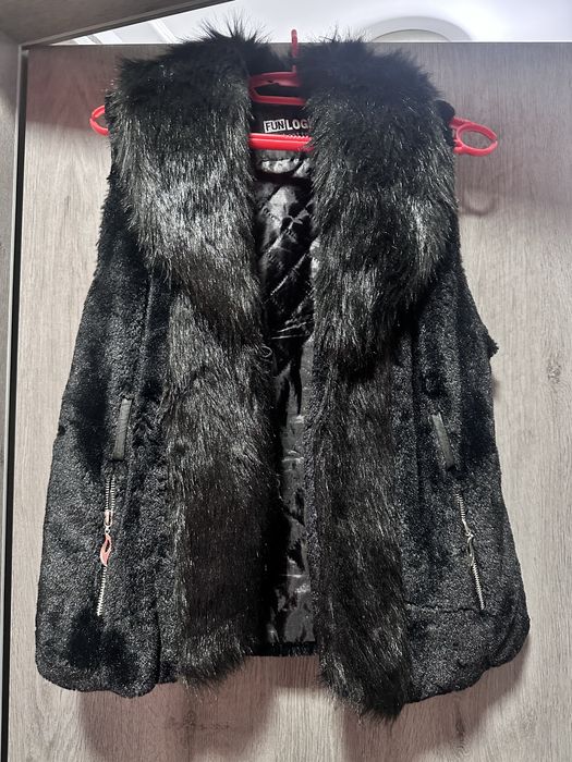 Vestă blăniță nouă marimea S